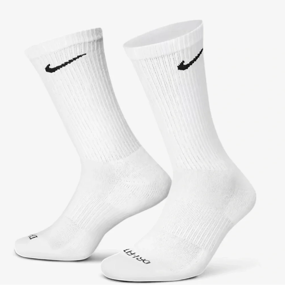 Nike 
Training Crew Socks (3 Pairs)
Nike Everyday Cushioned - Picture 11 of 12
